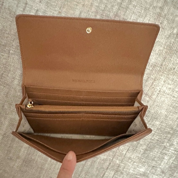 MICHAEL KORS LG CHAIN
SHOULDER TOTE BLUE + WALLET - Picture 16 of 16